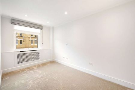 A recently refurbished, two-bedroom, two-bathroom apartment on the third floor (with lift) of a purpose-built building in SW7. - Photo 2