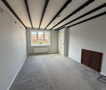 Worle, Weston-super-Mare, North Somerset - Photo 4
