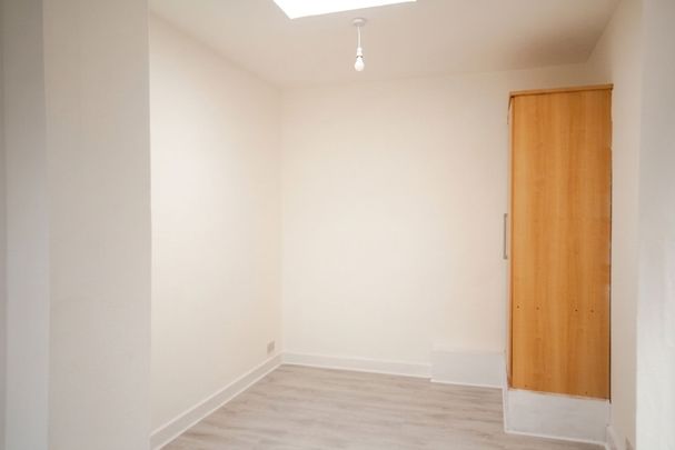 Uxbridge Road, Uxbridge, UB10 - Photo 1