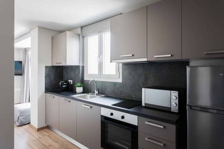 Elite 2BR Apartment at WYZ Athens - Φωτογραφία 2