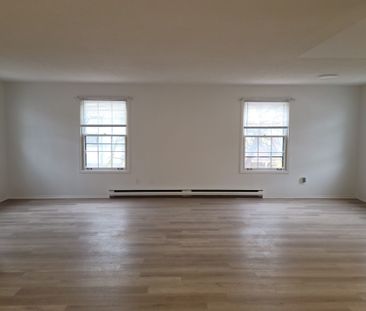 For Lease - 2 Orchard Heights Unit# 224, Aurora, Ontario - Photo 3