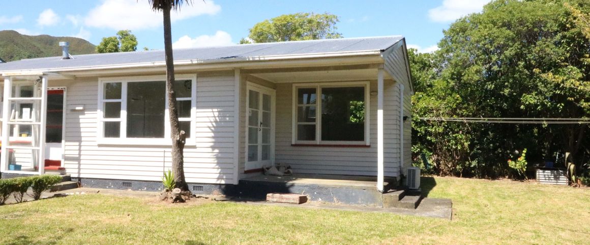 Easy Living in Waiwhetu – 2-Bedroom Home - Photo 1