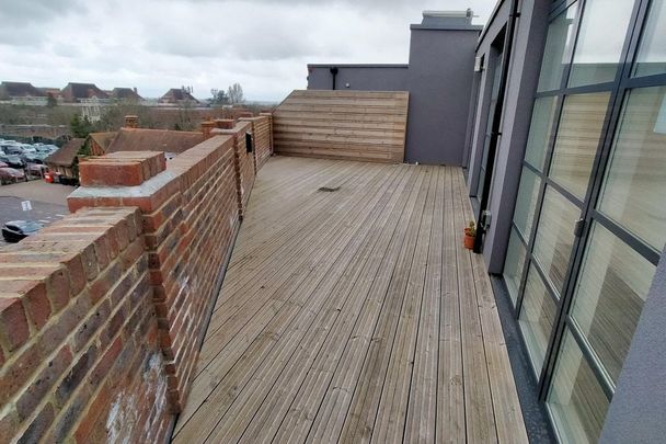 Station Parade - Photo 1