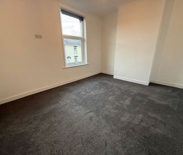 Whitworth Road, Gosport - Photo 3