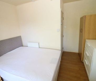 Room in a Shared Flat, Jenkinson House, E2 - Photo 5