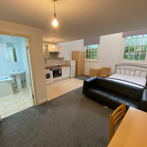 Studio to rent - Photo 2