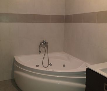 Location Maison 4 pièces 102m² MONTESQUIEU 82200 - Photo 2