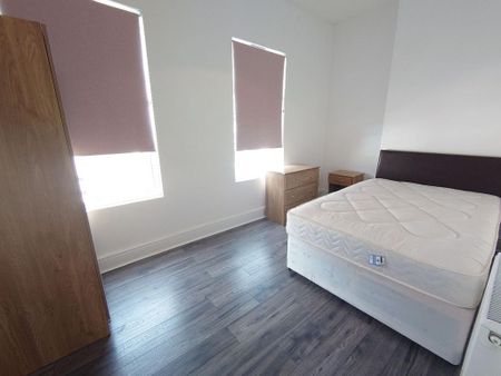4 bedroom terraced house to rent - Photo 4