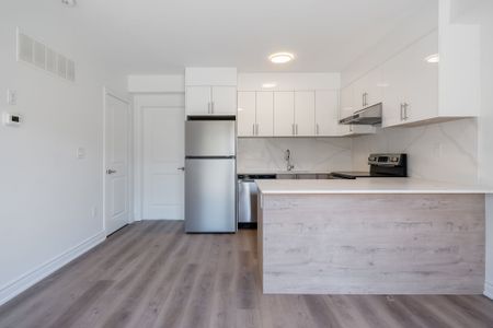 For Lease - 2052 Pharmacy Avenue Unit# 2, Toronto, Ontario - Photo 4