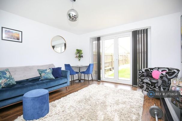 2 bedroom terraced house to rent - Photo 1