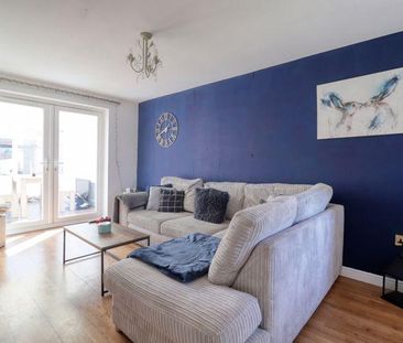 3 bedroom semi-detached house to rent - Photo 6
