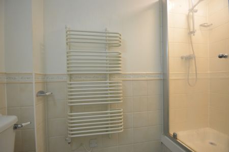 1 bedroom Apartment to rent - Photo 4