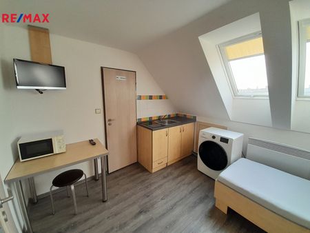 Pronájem bytu 1+kk v osobním vlastnictví 13 m², Znojmo - Photo 5