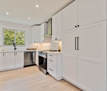 For Lease - 14 Heber Down Crescent, Whitby, Ontario - Photo 2