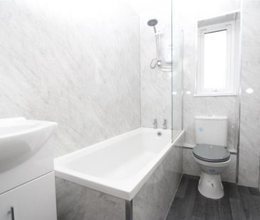 2 bedroom semi-detached house to rent - Photo 4