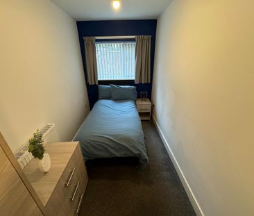 1 bedroom in a house share to rent - Photo 1