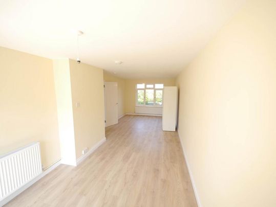 3 bedroom end of terrace house to rent - Photo 1