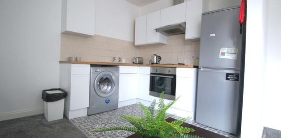 1 bedroom flat to rent - Photo 2
