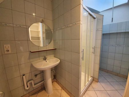Location Appartement 4 pièces 43m² - Photo 2