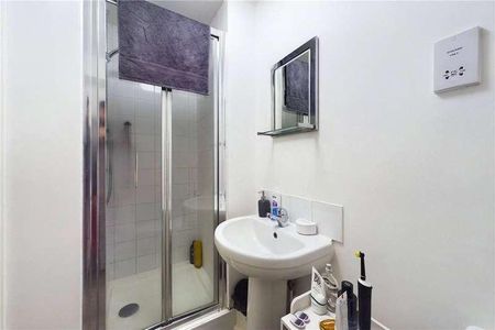 Mayfield House, Craven Road, Newbury, Berkshire, RG14 - Photo 4