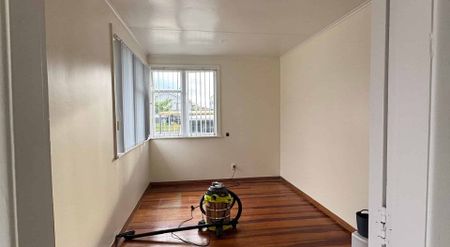 Spacious 3-Bedroom Home with Extra 2 Living Rooms - Photo 3