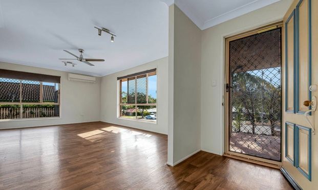 LOW MAINTENANCE LIVING IN NEW AUCKLAND - Photo 1