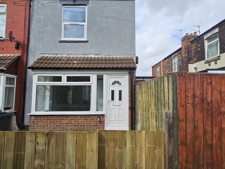 2 bedroom end of terrace house to rent - Photo 5