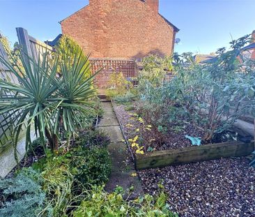 2 bedroom terraced house to rent - Photo 5