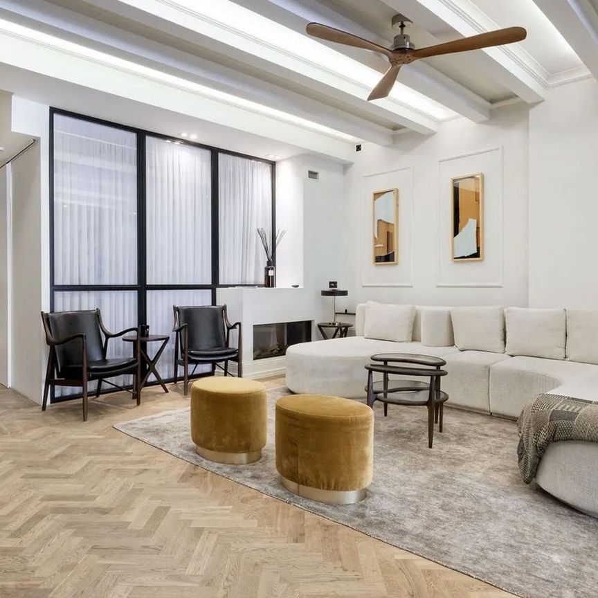 Appartement te huur: Nieuwezijds Voorburgwal 294-1 1012 RT Amsterdam - Foto 1