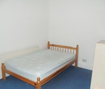 5 bedroom semi-detached house to rent - Photo 4