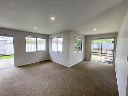 36B Hunua Road, Papakura - Photo 2