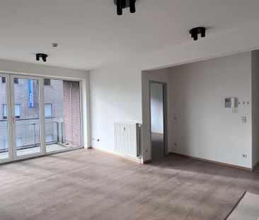 Appartement te huur in Antwerpen voor € 680 met 1 slaapkamer - Photo 1