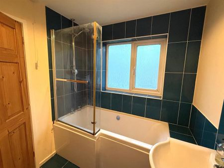 3 bedroom detached house to rent - Photo 5