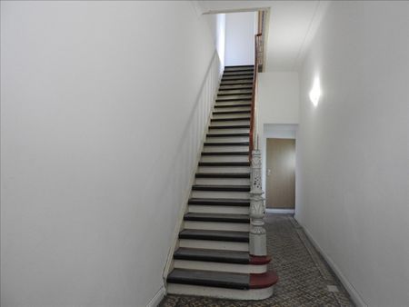 ++ STADTWOHNEN – 2 Zimmer, 2. Etage, Altbau-Whg., nahe Klinikum und FH! - Photo 5