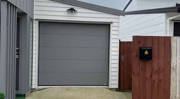 Modern 3-Bedroom 2-Bathroom Home – Comfort & Convenience - Photo 1