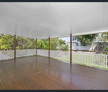 31 Park Street, Coorparoo, Qld 4151 - Photo 3