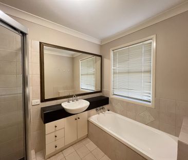 18/99 Heeb Street, Benowa, Qld 4217 - Photo 4