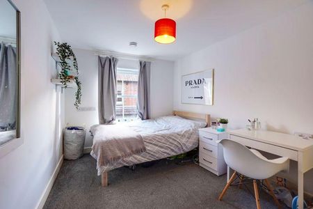 4 bedroom terraced house to rent - Photo 4