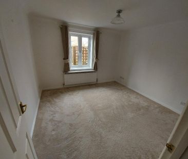 Nice One Bedroom Flat with Beautiful Walled-in Outside Space for Re... - Photo 4