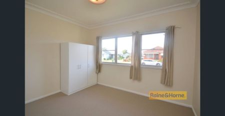 GREAT LOCATION, ROOM FOR ALL THE FAMILY! - Photo 5