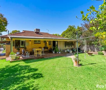 Beautiful and furnished 3-Bedroom Home! - Photo 2