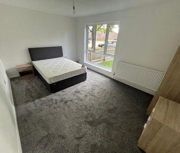 4 bedroom house of multiple occupation to rent - Photo 3