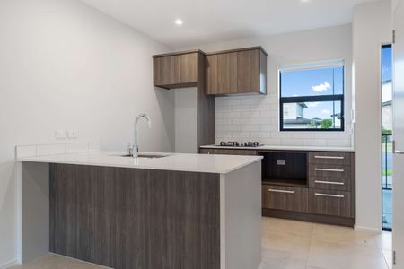 Lock and Leave Living in Flat Bush - Photo 4