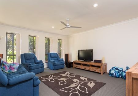 4 Bedroom House in Burleigh Heads! - Photo 4