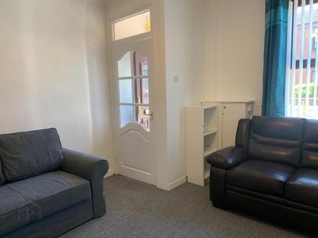11 Institution Place, Belfast, BT12 4AE - Photo 2