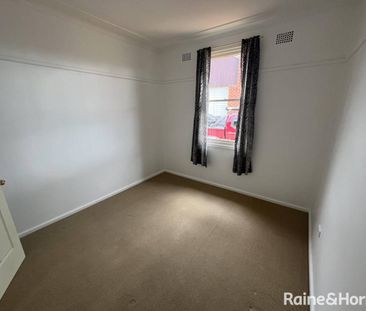 Convenient & Comfortable Living in Bomaderry - Photo 4