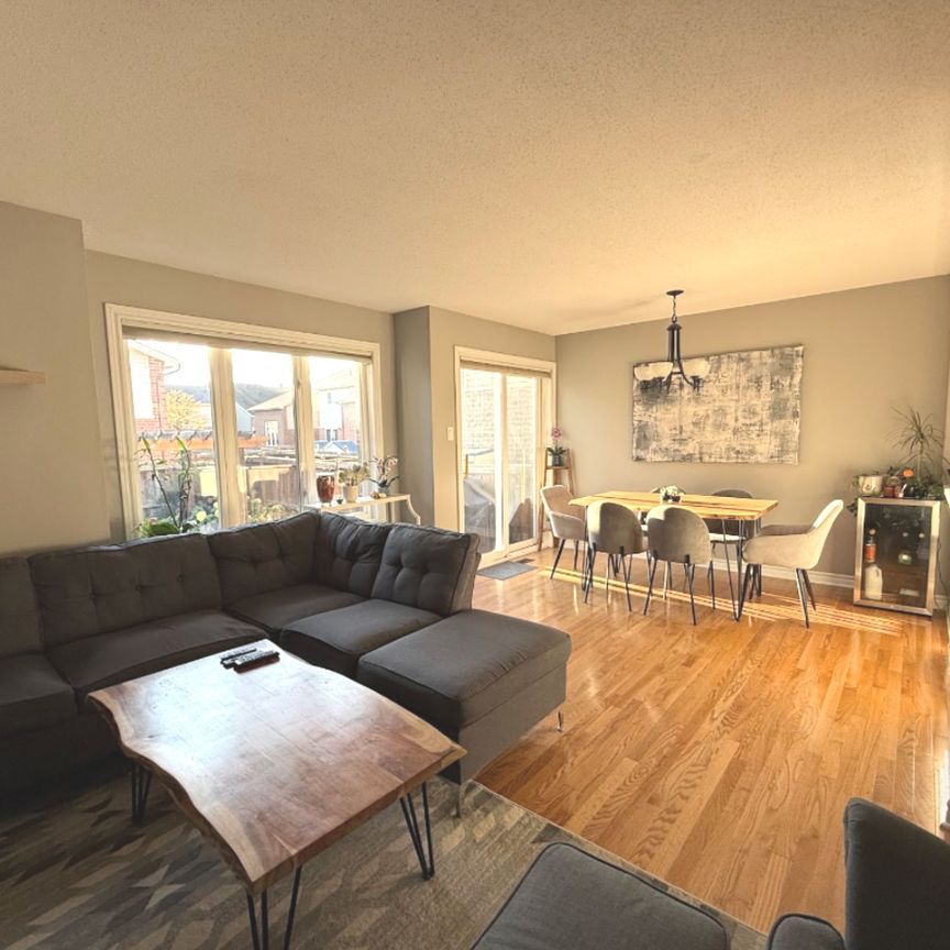 For Lease - 305 Grey Seal Circle, Blossom Park - Airport and Area, Ontario - Photo 1