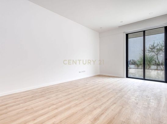 Oliveira do Douro, Porto - Photo 1