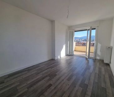 Location Appartement 2 pièces 43m² NICE 06000 - Photo 5