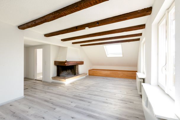 Helle 3,5 Zimmer-Dachwohnung nähe Kronenplatz - Photo 1